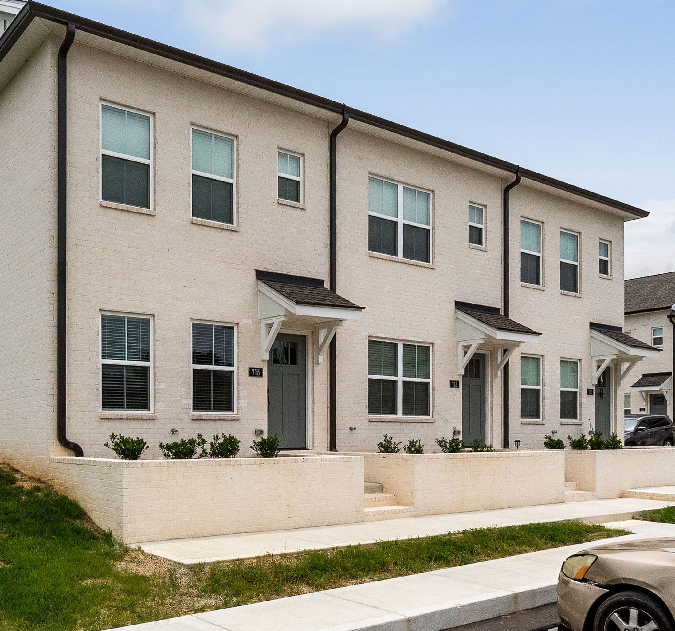 glen-2-level Claremont Court